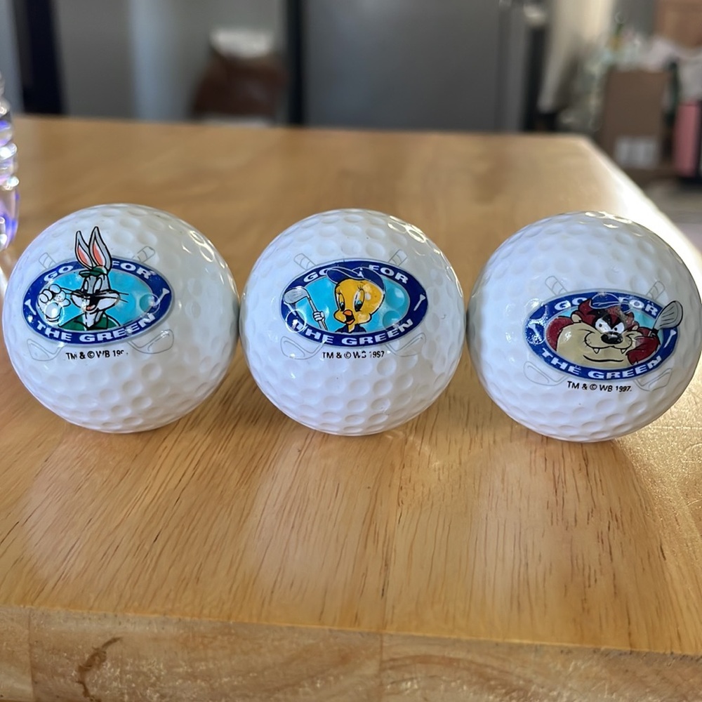 Looney Toons 1997 Vintage Golf Ball Set